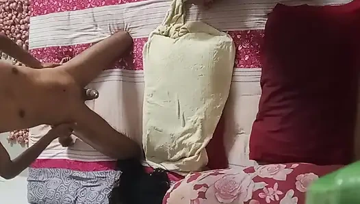 Üniversiteli kız hızlı sikişiyor