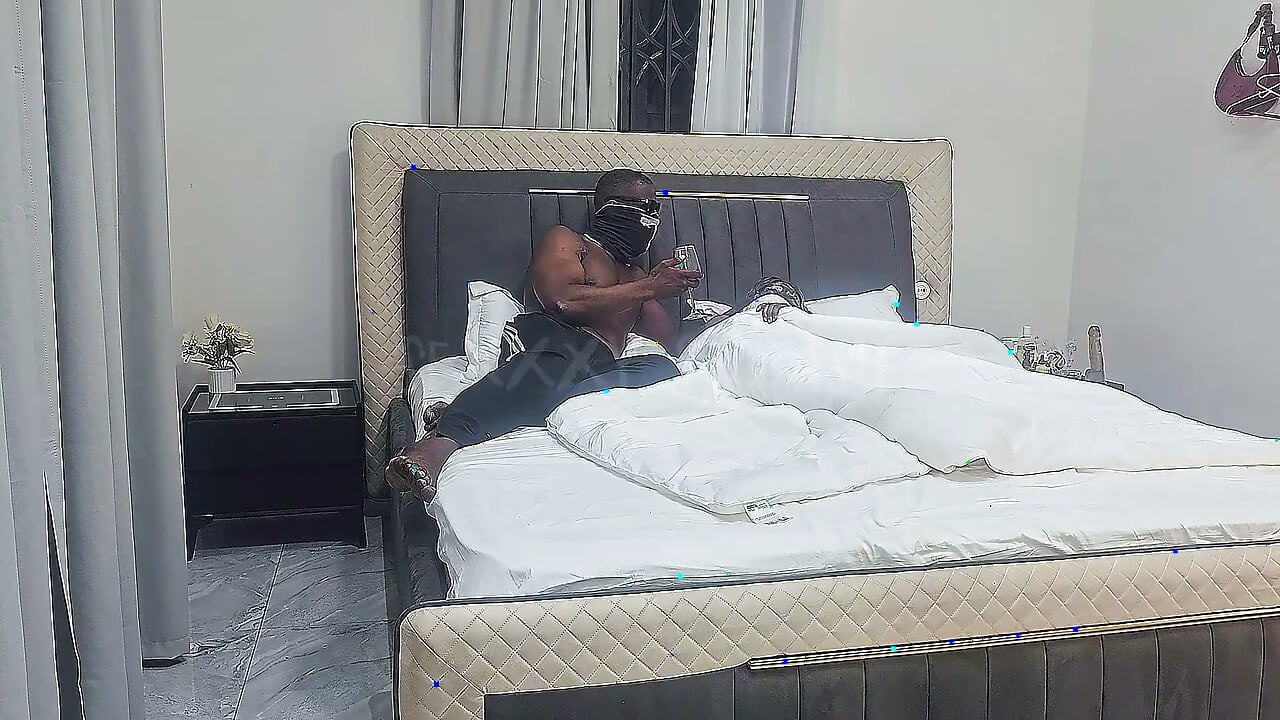Giving My Man a Romantic Treatment and I End up Squirting on Him