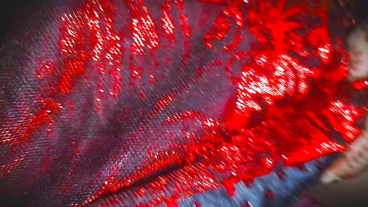 Depois de chupar o pau da esposa, ele fodeu ela de quatro.