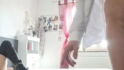 İşten eve geldiğinde sikişmeye güveniyor