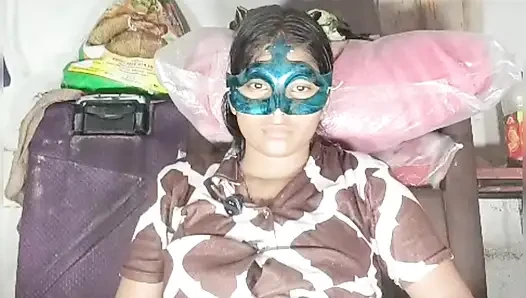 Masukin jari ke dalam memek gadis perawan, air memeknya muncrat, nggak ada tanah, jadi audio bahasa india gadis perawan ini masukin dildo ke dalam memeknya dan keluarin air kencingnya ke dalam pantatnya.