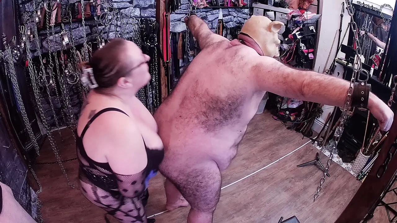 Part 5:- Satana's piggy is back in town for some play time with Domina Satana!