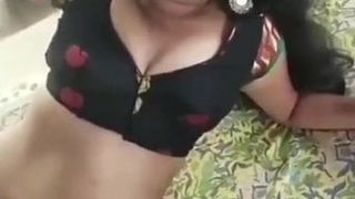 Desi mallu tatie exposer