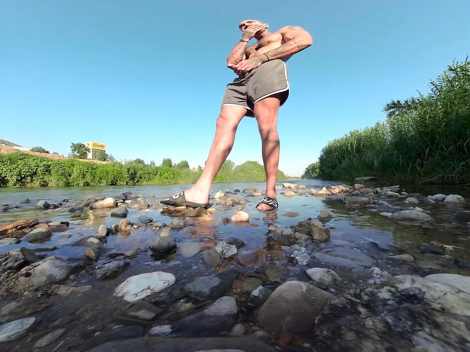 Avsnitt 15 - Spela Wild On The Mystic River (VR 180 Teaser - Full 8K Scen på FH och OF)