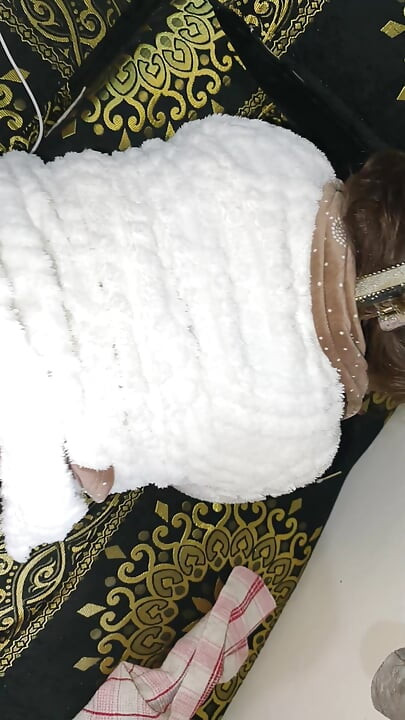 穆斯林继母被她饥渴的继子干