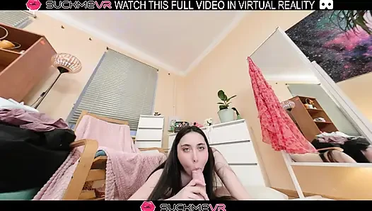 Remido si cewek rambut cokelat besar menikmati aktivitas seksual pacarnya di vr.