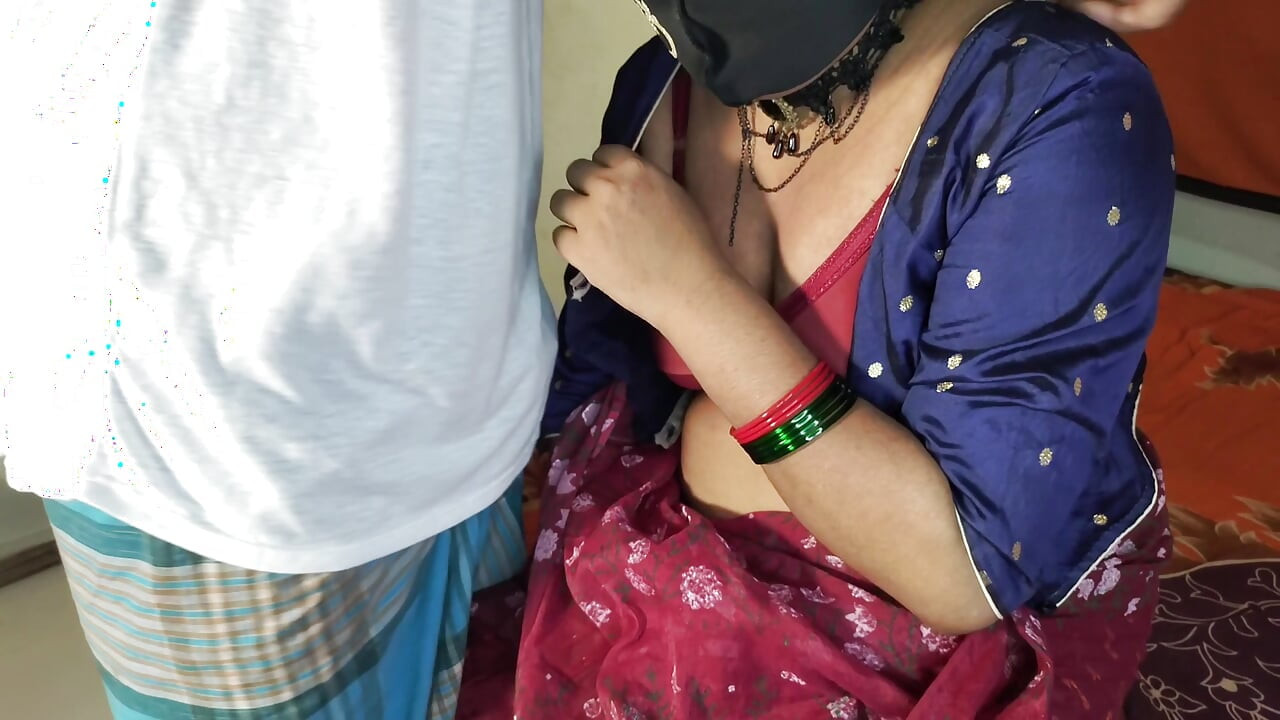 Desi maćeha jebana od svog pastorka u spavaćoj sobi Moja seksi maćeha jebe me cijela ona radi na cijelom dijelu Bangali Vira