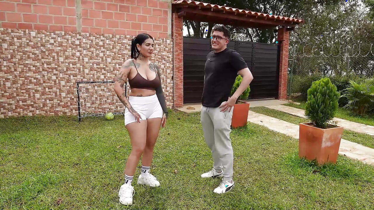 BIG ASS TRAINER ENDS UP FUCKING HER STUDENT AFTER WARMING UP...
