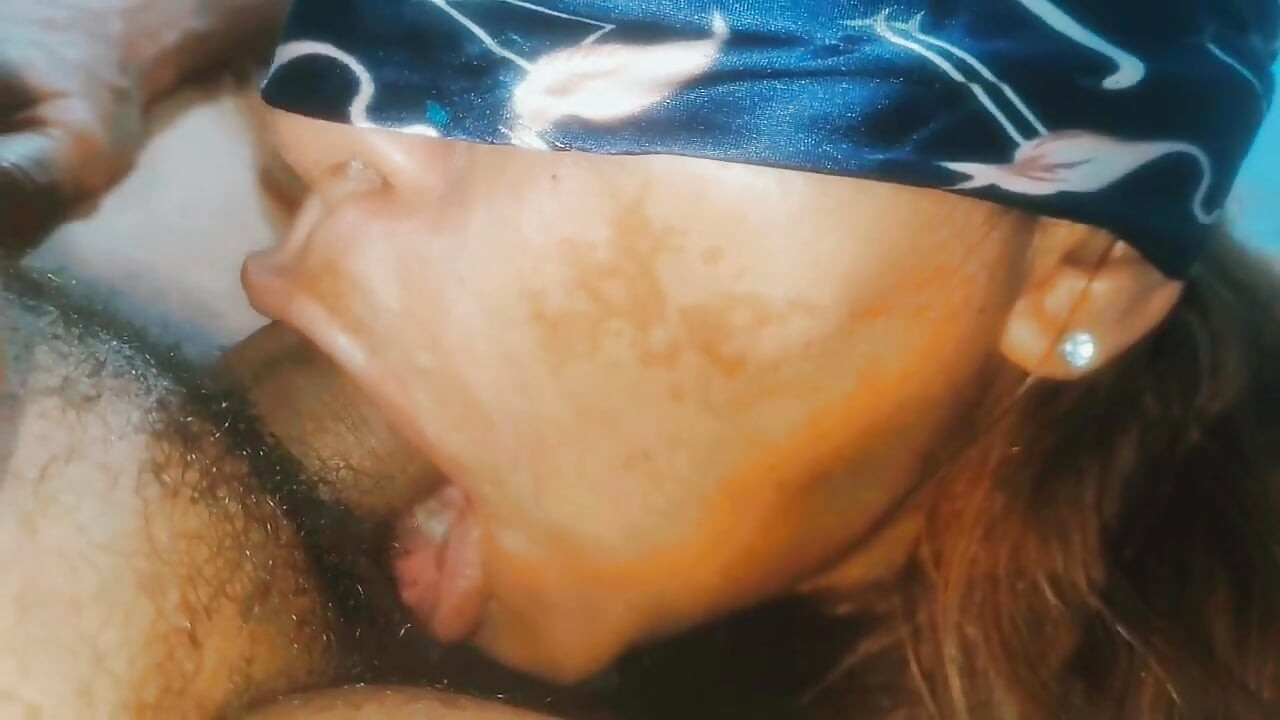 She Makes His Cock Look Like a Bottle, She Sucks Until His Cock Empties and Softens