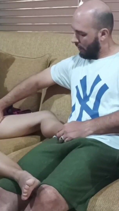 Ključni trenutak iz "Sjajna, vitka i vrlo seksi polusestra koja ima tamne bradavice koje volim sisati i gristi."