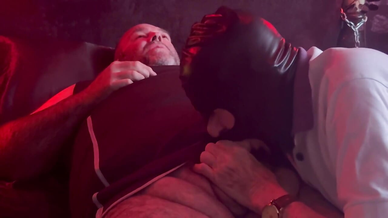 Parte 3 -lanista Urso &Tawseman Palmada Sessão na Sala do Vampiro!