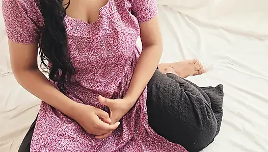 ADEGAN SEKS GANAS CEWEK INI DENGAN KAKI JENJANG SAMPAI MUNCRAT BANYAK BANGET