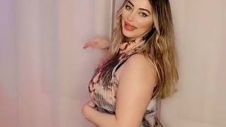 Sarah marocaine sexy baise le corps12