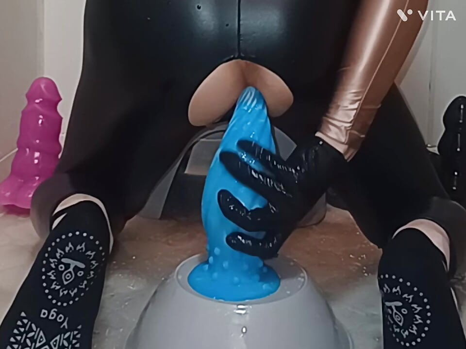 Sissy-Kuroko analni ogromni dildo