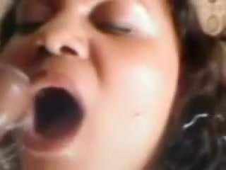 Spermă în gura ei