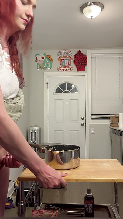 Kapri makes Her Love Cookies Pt. 2