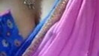 Bhabhi schickte nackt zu ihrem Lieblings-Dewar