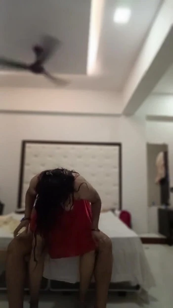 Jaw-dropping moment from "Desi aunty riding in hotel"
