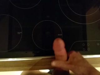 Cumming en la cocina