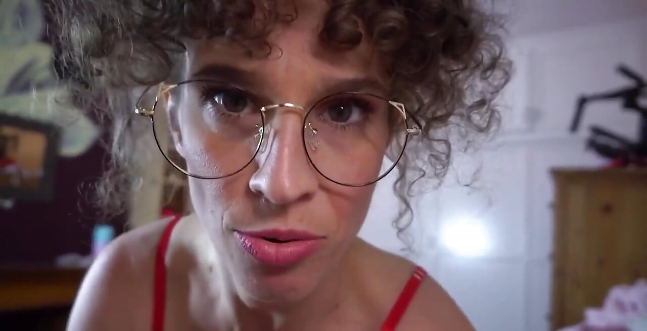 Bölünmüş kişilikli üvey anne seni cezalandırıyor! Ben ünlü bölünmüş kişilikli üvey anneyim..