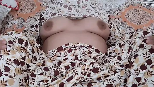 Sasur bahu - güzel gelinini yalnız görünce kayınpederi seks için odaya geldi