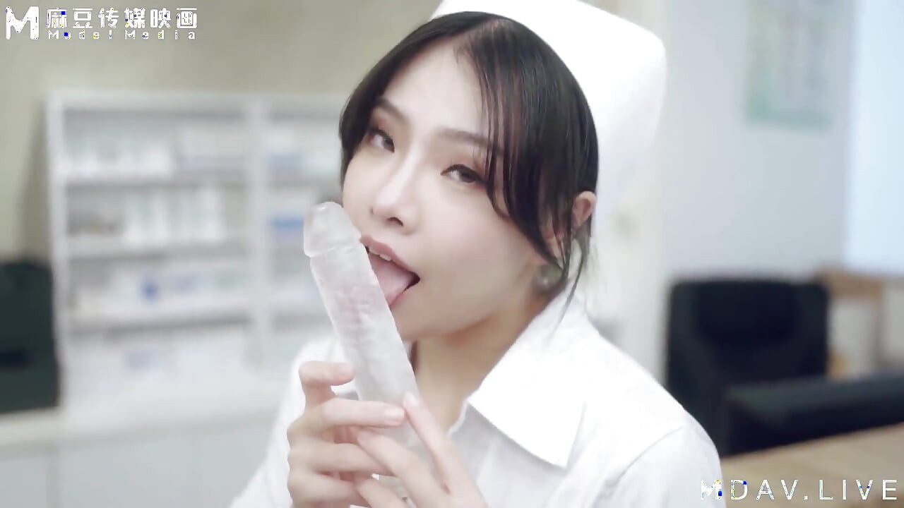 MD-0307 Asistenta nimfomană care iubește sexul oral este obsedată