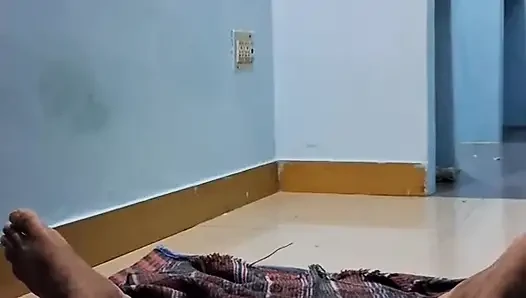 Hintli koca karısını evinde sert sikiyor