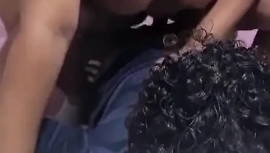 Ibu tiri datang ke kamarku