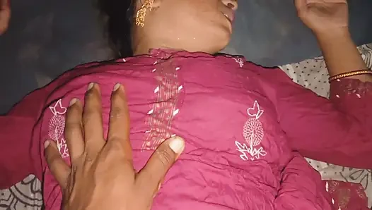 Desi bhabhi ko pela