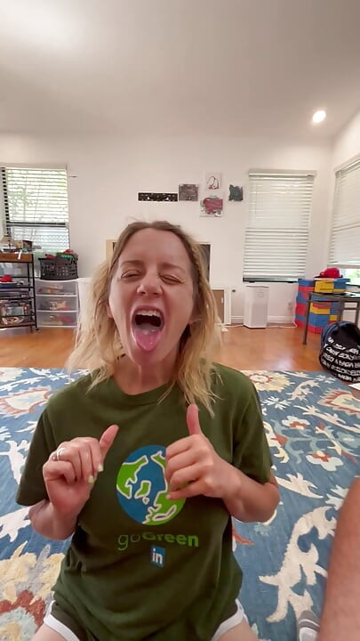 Caliente milf da mamada arrodillada