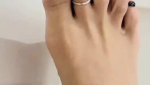 Duş zamanı seksi ayaklar