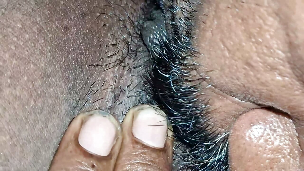 Tamil wife pusssy eating husband.