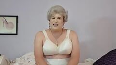La tua così grassoccia e deliziosa Nonna Trans Vicki!