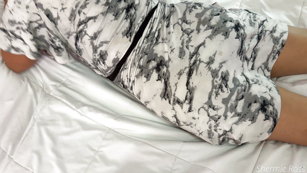 Sex with my stepmom, I can't believe she's such a slut and let me put my penis in her when she's not daddy