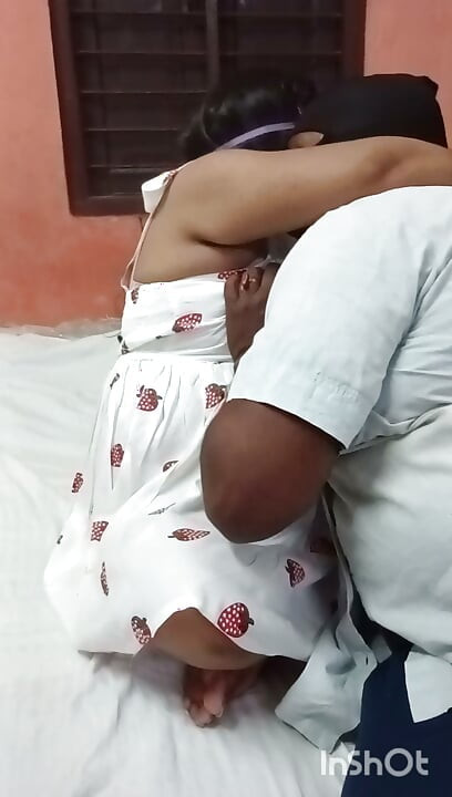Pati ke pit piche susurji ke sath bahurani ko bistarme