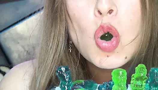 Невероятный! Я проглотил больших монстров!!