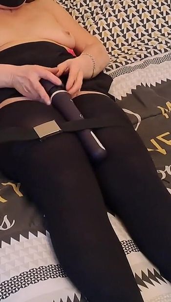 Vibratornya bikin aku sange