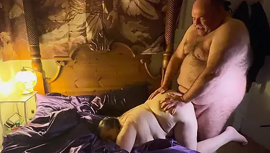 Teil 3:- Lanista Bear stellt Kitty der Welt vor. Sie ist seit ihrem trining vor vielen Jahren nicht mehr weg,