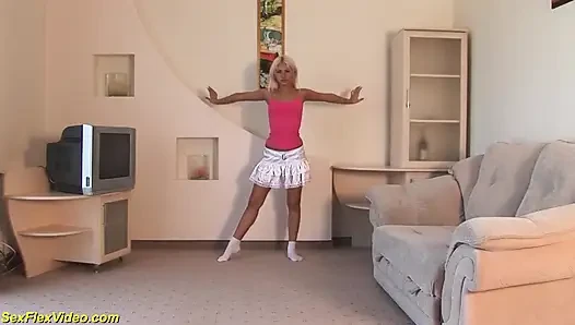 Flexi milf gymnast alone at home