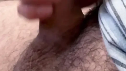 Sessizce karımı beklerken mastürbasyon yapıyorum