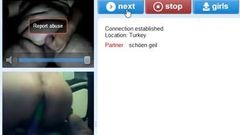 Vreemdelingen helpen met rukken voor de webcam