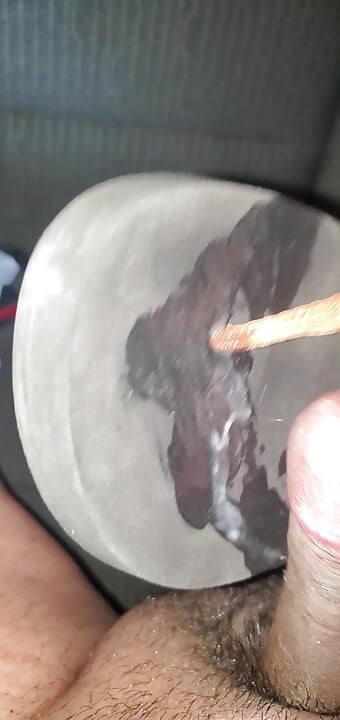 1st time mechanic friend cum in wifes flip-flop found in back of truck