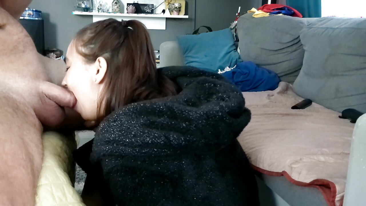 Morning Blowjob and Smoke While Sucking Dick