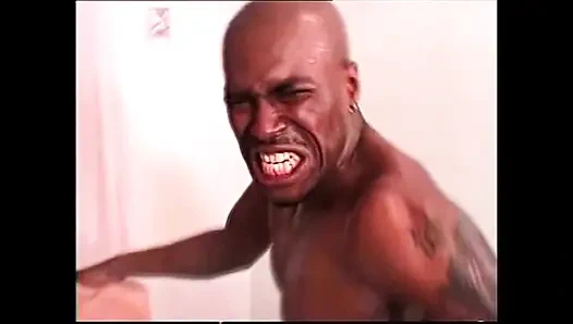 Tante semok ini didobel penetrasi sampai dicrot di mulut sama tiga kontol raksasa pria kulit hitam