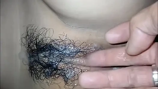 Gadis nakal asia lagi asik fingering sempitnya