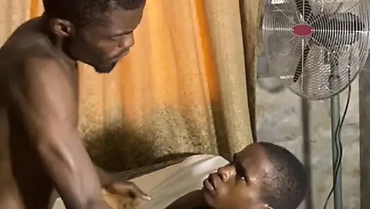 Baba dur diyene kadar amcığını sikiyor