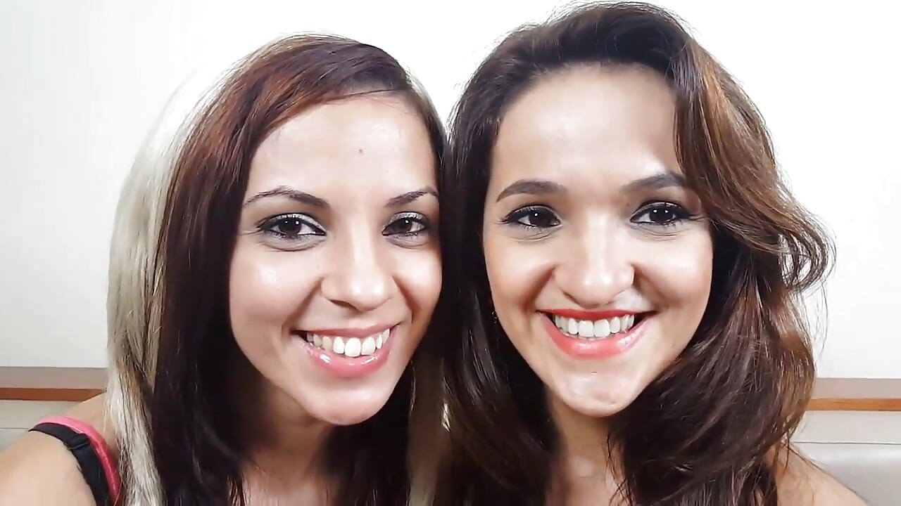 Hot Kisses By Kassia Bale And Giovana Gusman