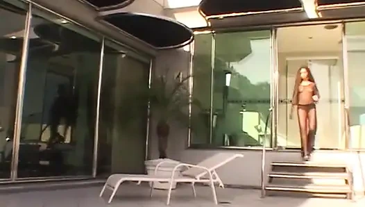 Latin genç kız büyük kalın bir yarağı amına alıyor