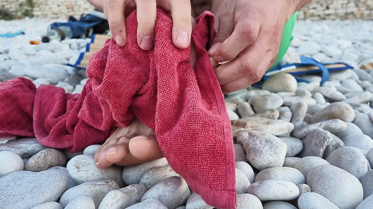 Bare Feet at the Beach at Dusk - 7 Minutes of Toes, Soles & Close-Ups