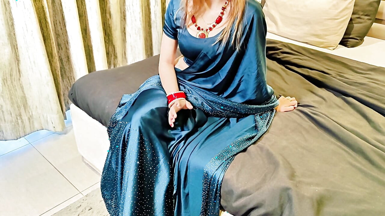 Indian MILF Stepmom Wants to Loose Her Stepson Verginity
